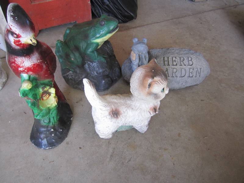 lot 52 image: Lot of garden ornaments...
