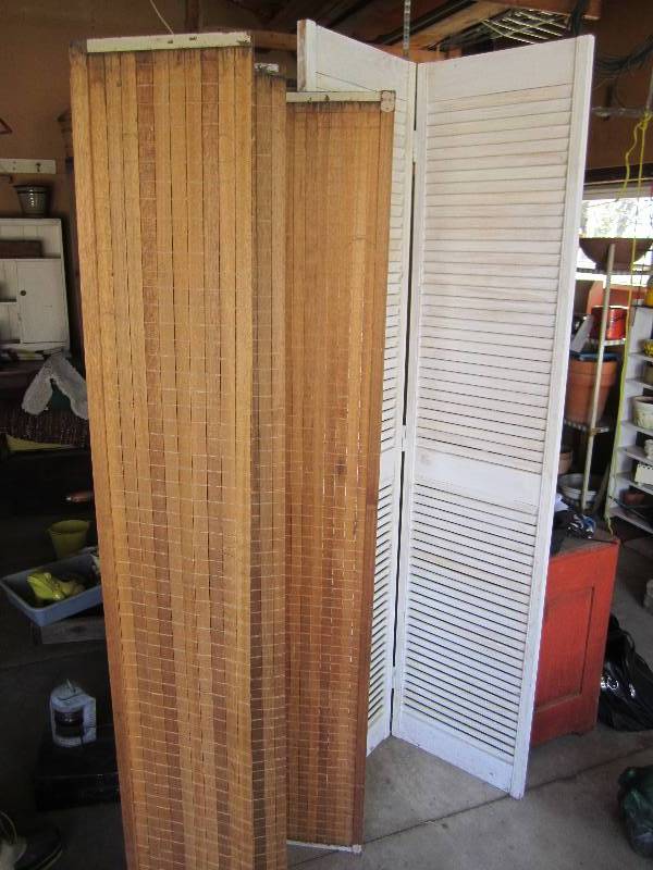 lot 54 image: 2 room dividers...