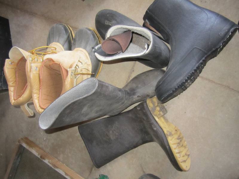 lot 70 image: Garden shoes and boots...