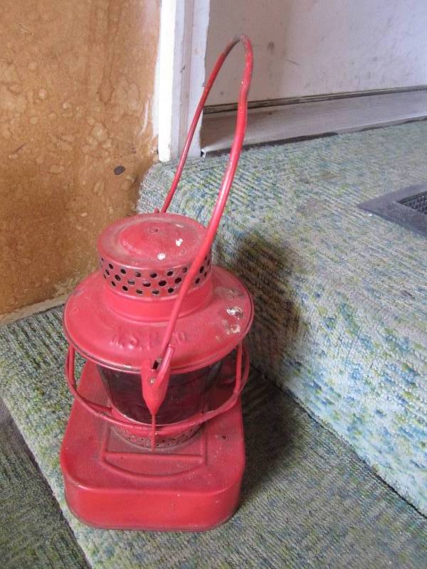 lot 83 image: Antique NSP lantern...