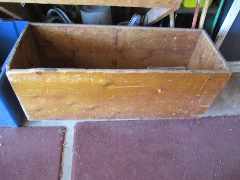 lot 84 image: Wood box, 16 x 43...