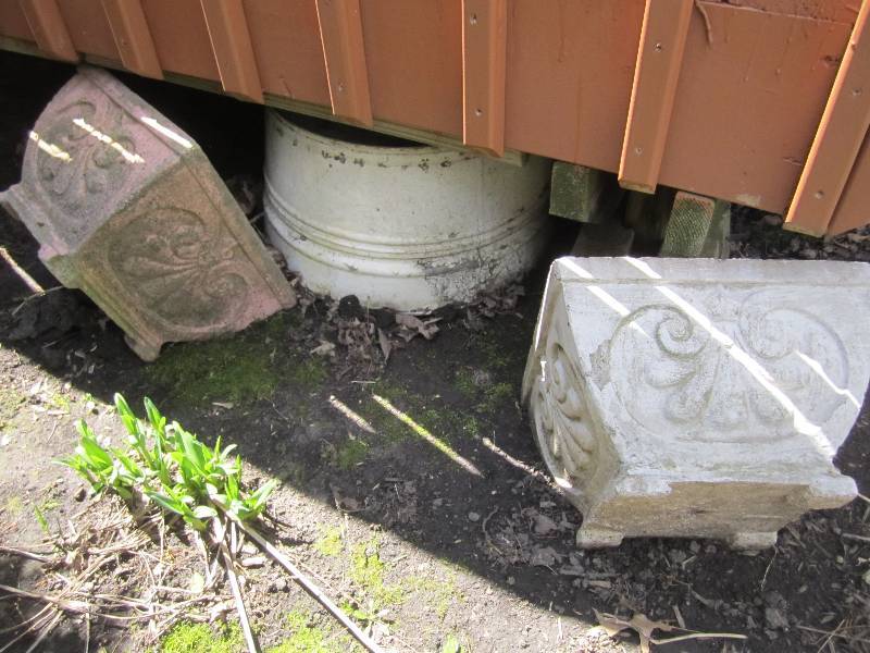 lot 102 image: 2 vintage pots and barrel...