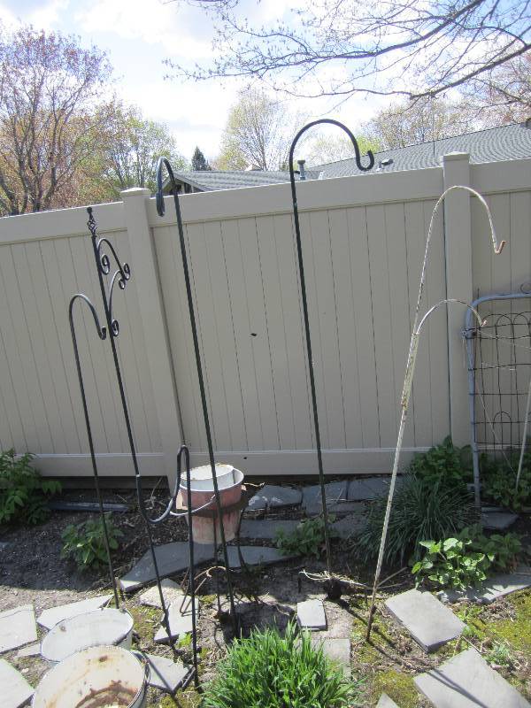 lot 125 image: Lot of shepherds hooks and decorati...