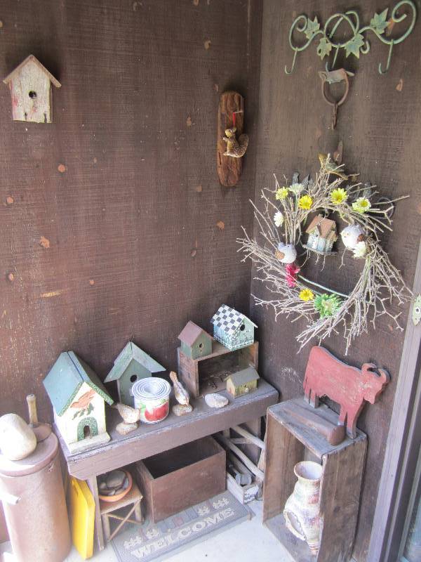 lot 137 image: Large lot of decorative items...