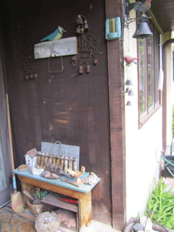 lot 138 image: Large lot of decorative items, foss...