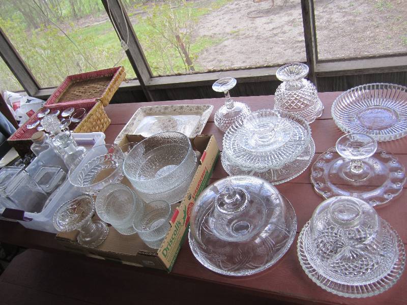 lot 148 image: Large lot of glassware ...