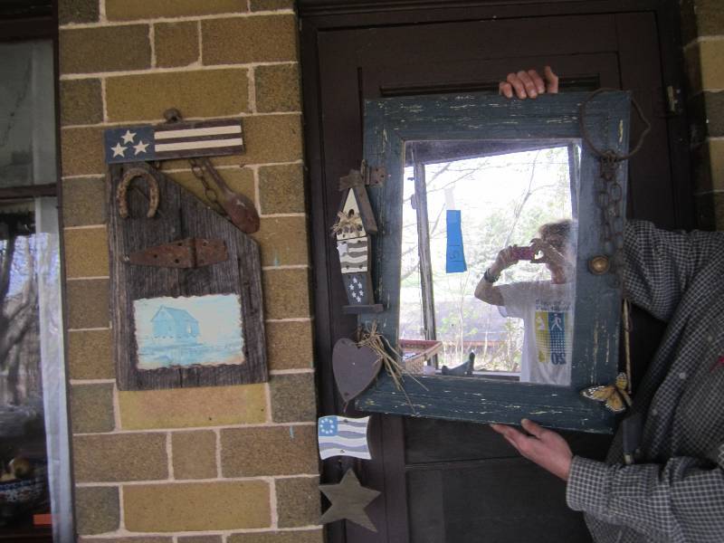 lot 151 image: 2 Decorative art pieces...