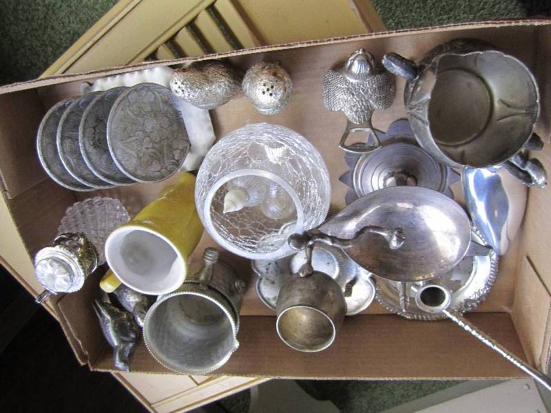 lot 153 image: Lot of silver items...