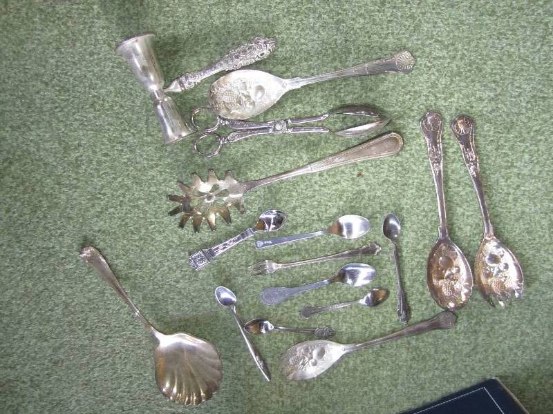 lot 155 image: Lot of collectible silverware...