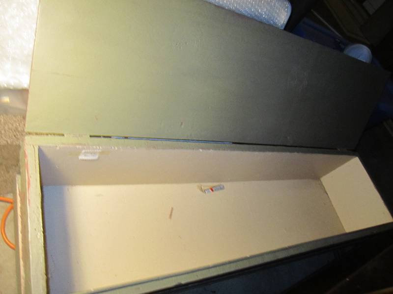 lot 178 image: Low vintage trunk, 4 wide 13 deep...