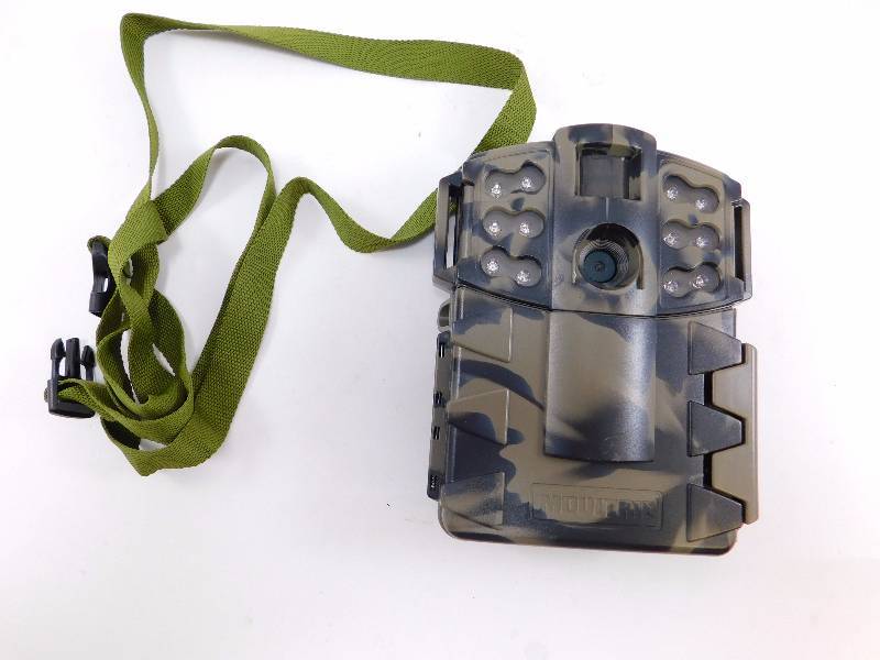 lot 14 image: Moultrie SG-8 Infrared Trail  Game Camera, 8MP