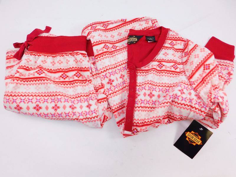 lot 48 image: Womens Fleece Pajama Set