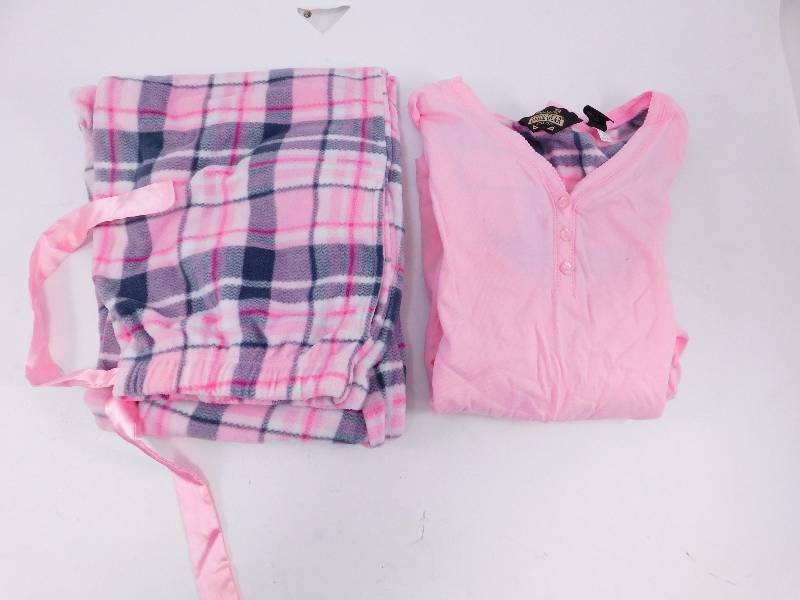 lot 49 image: Womens Fleece Pajama Set