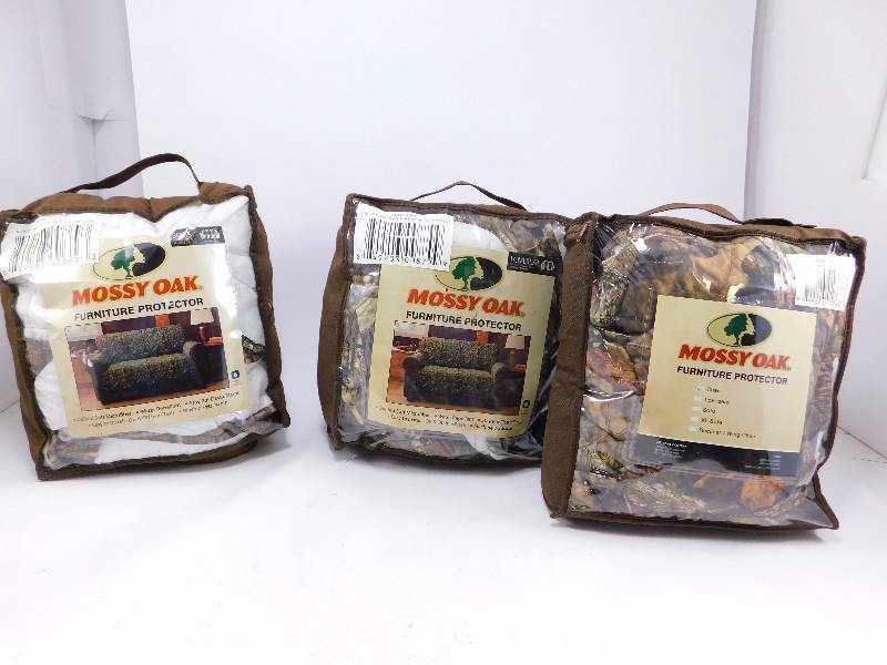 lot 56 image: Mossy Oak Camo Furniture Covers 3 Piece Set