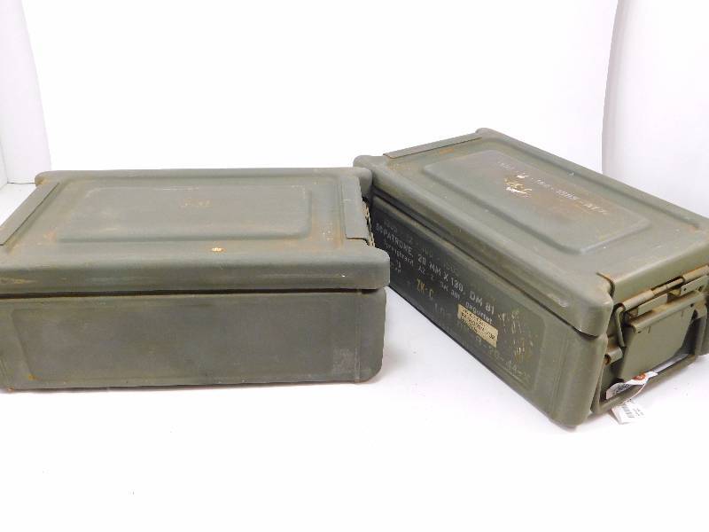lot 70 image: German Military Surplus C32 Ammo Box, Used