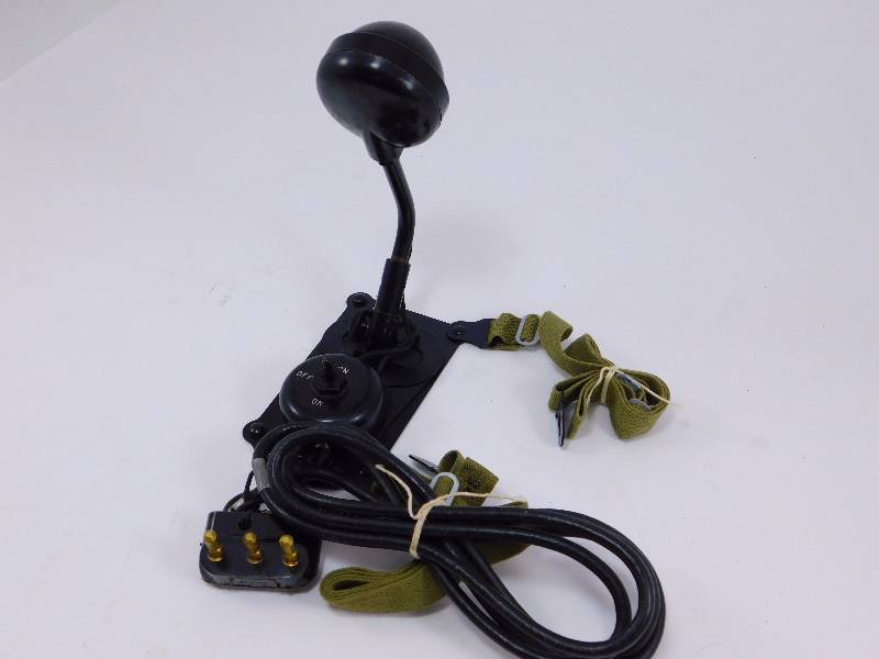 lot 91 image: U.S. Military Surplus WWII USMC Chest Microphone