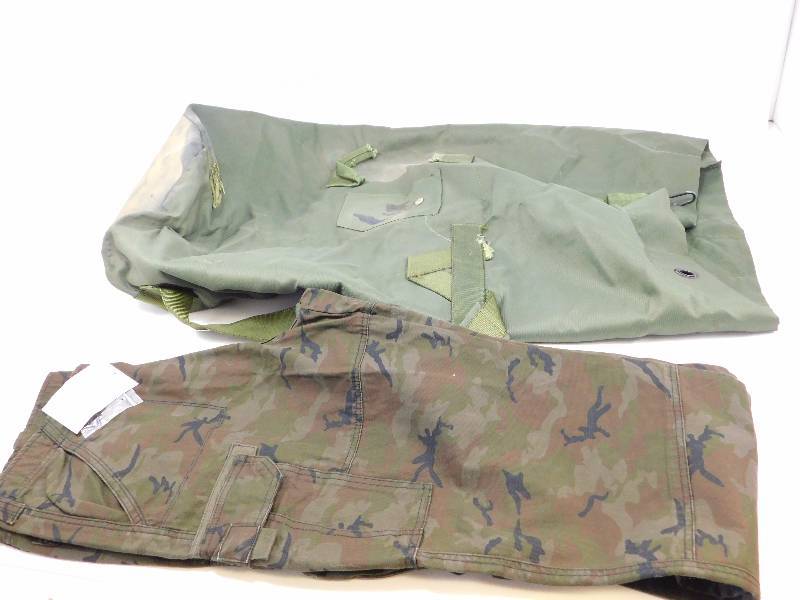 lot 97 image: U.S. Military Surplus Duffel Bag, Guide Gear Mens Cargo Pants