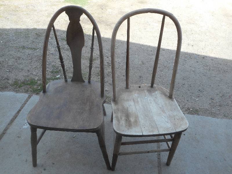 lot 11 image: 2 VINTAGE WOOD CHAIRS