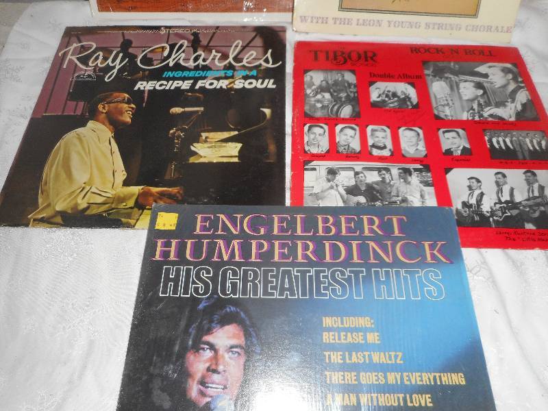 lot 13 image: 5 VINTAGE RECORDS