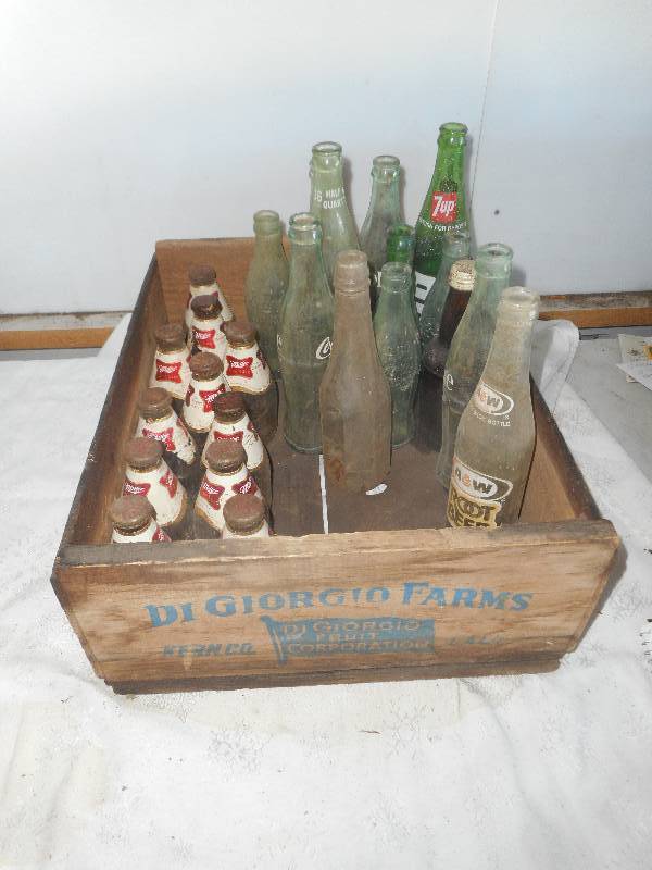 lot 40 image: VINTAGE BOTTLES