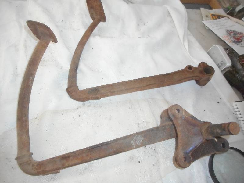 lot 43 image: ANTIQUE PICKUP CLUTCH PEDALS