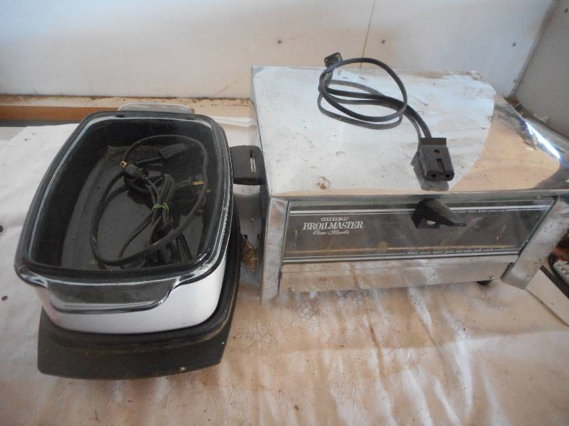 lot 54 image: BROILMASTERS OVEN AND SLOW COOKER