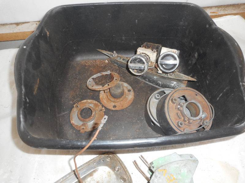 lot 55 image: ANTIQUE CAR PARTS