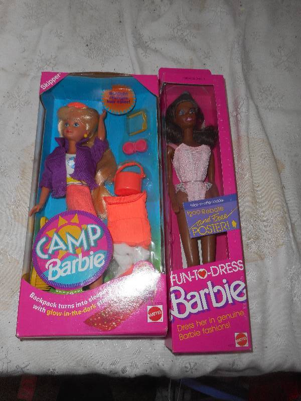 lot 61 image: COLECTIBLE BARBIES