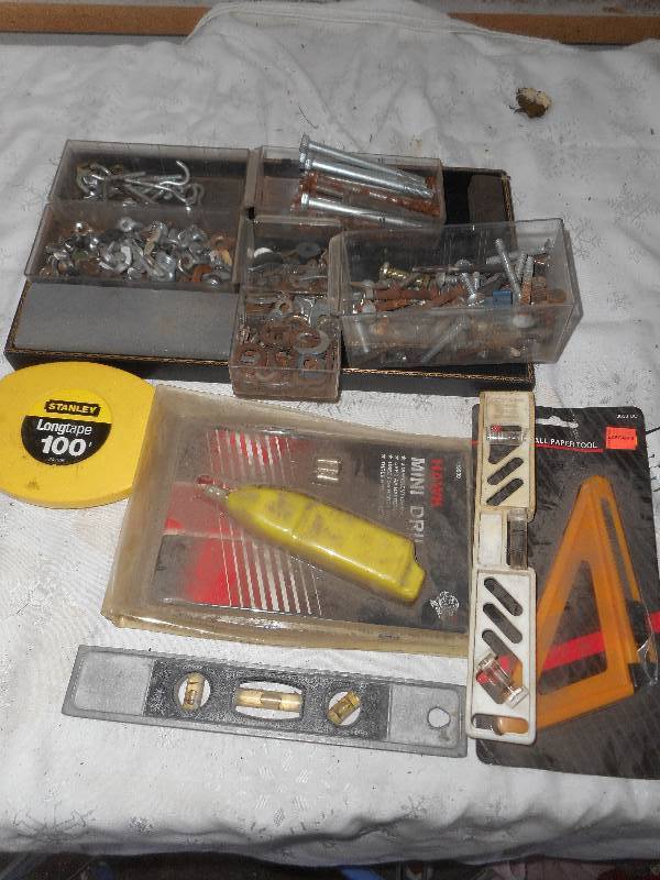 lot 62 image: GARAGE STUFF
