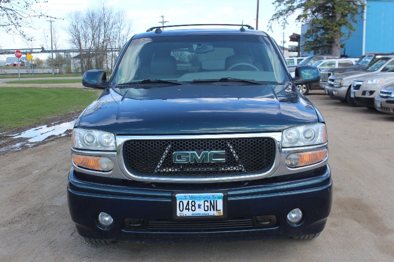 2005 GMC Yukon Denali XL 4x4