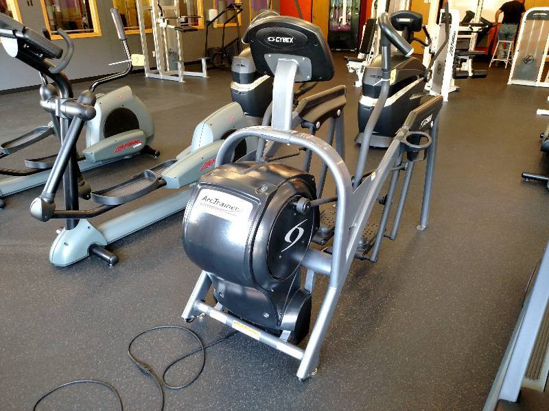 lot 6 image: Cybex  610A Arc Trainer, Works...