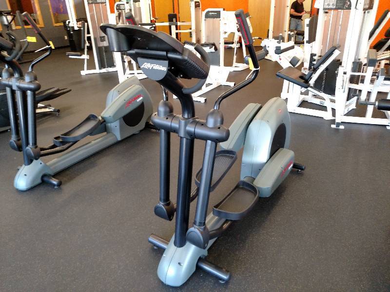lot 12 image: Life Fitness 9500HR Elliptical, Wor...