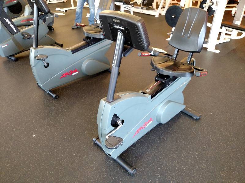 lot 15 image: Life Fitness Life Cycle 9500HR, Wor...