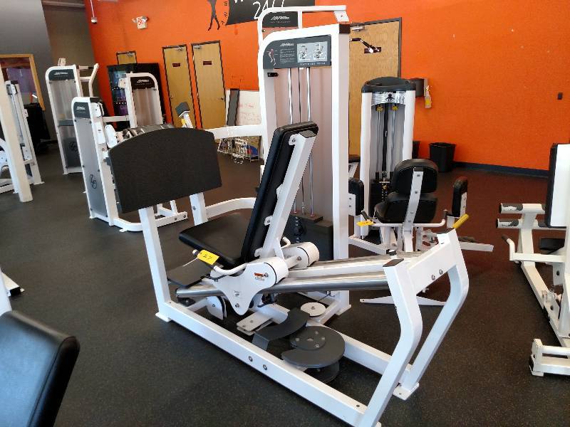 lot 27 image: Life Fitness PSSLP Pro 2 Seated Leg...