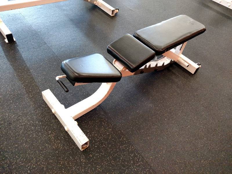 lot 106 image: Lifting Bench...