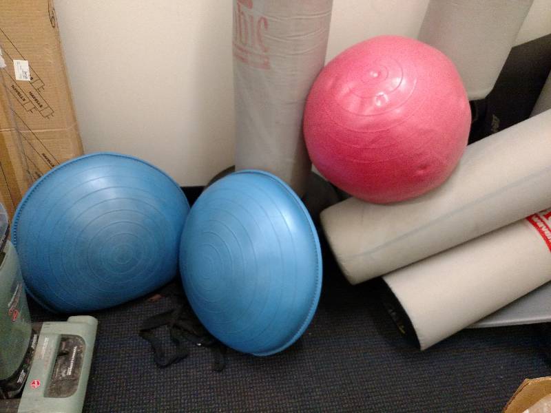 lot 152 image: Asstd Fitness Items in Room, Quest...