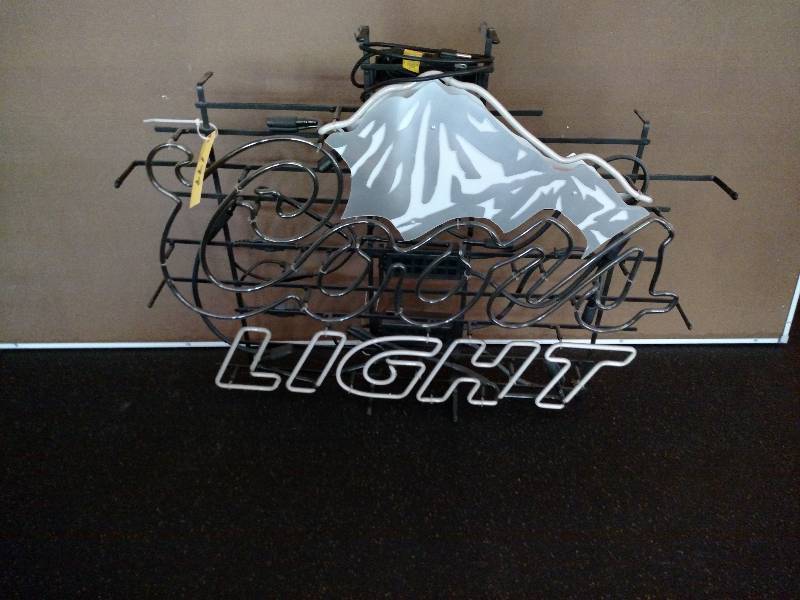 lot 199 image: Coors Light Neon Light...