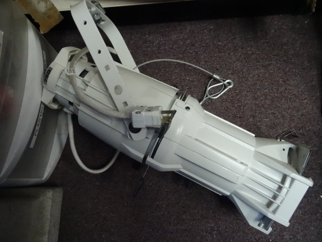 Source 4 stage light. #750. 120 vol...