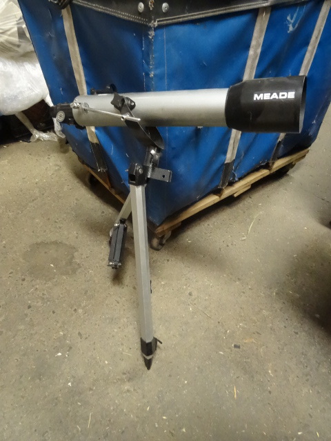 Meade telescope. Missing one leg. M...