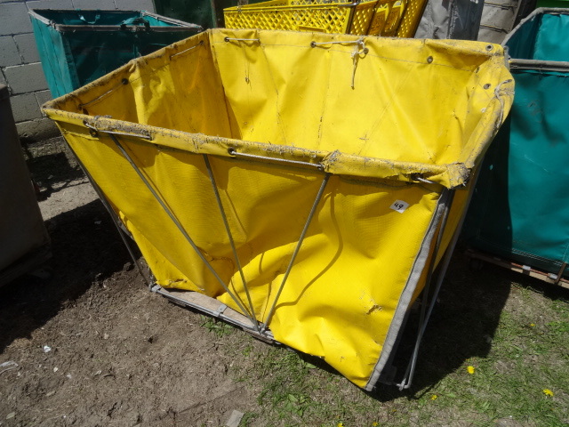 4 wheel laundry cart. 44 x 32 x 35...