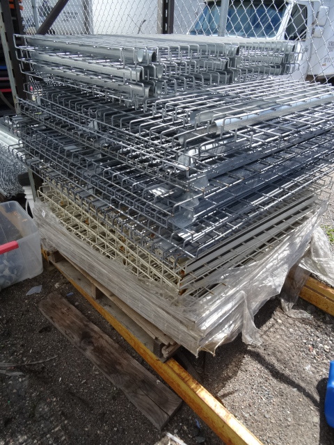 Pallet of pallet rack grates. 44 x ...