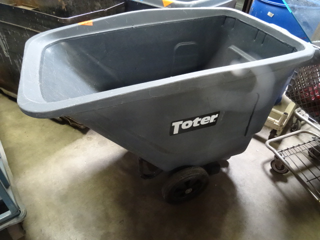 Toter tilt truck. 12 yard. Excelle...