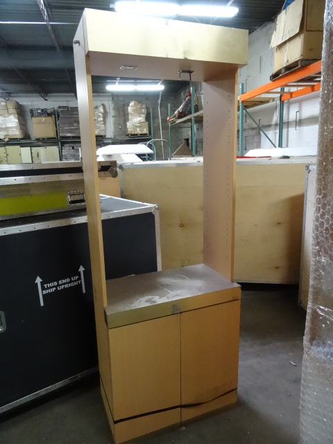 Lighted display cabinet. One door o...
