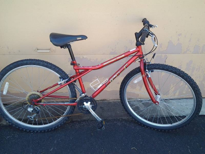 lot 1 image: GP Outpost 26 Inch 21 Speed Mountain Bike