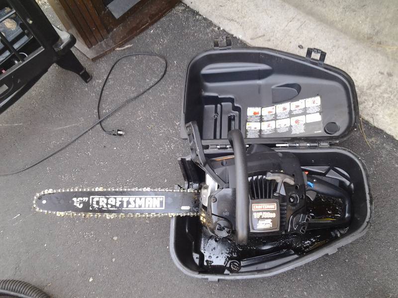 lot 8 image: Craftsman 16 Inch 38cc Chain Saw (Has Compression No Gas To Test)