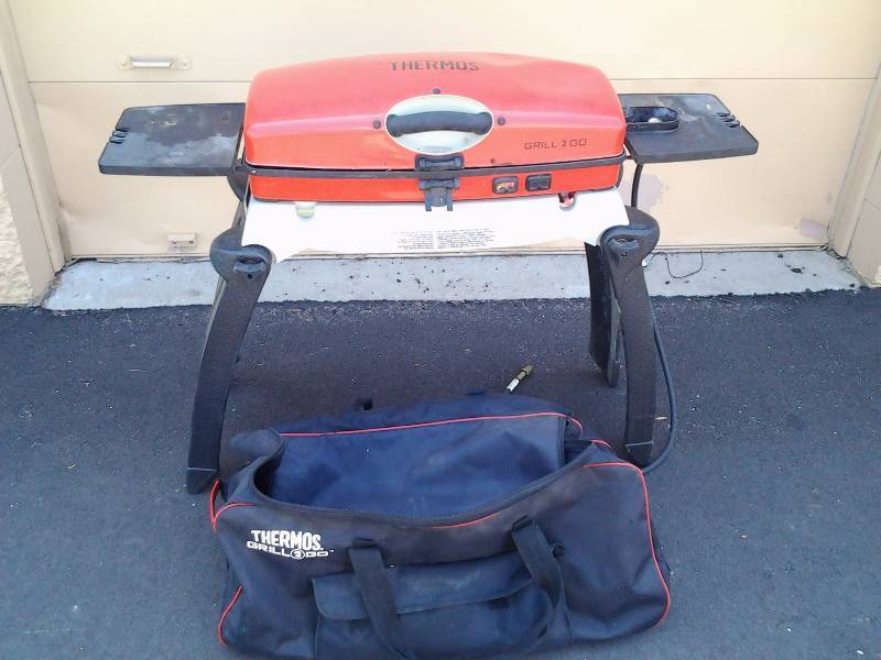 lot 17 image: Thermos Brand Portable Grill With Tote Bag