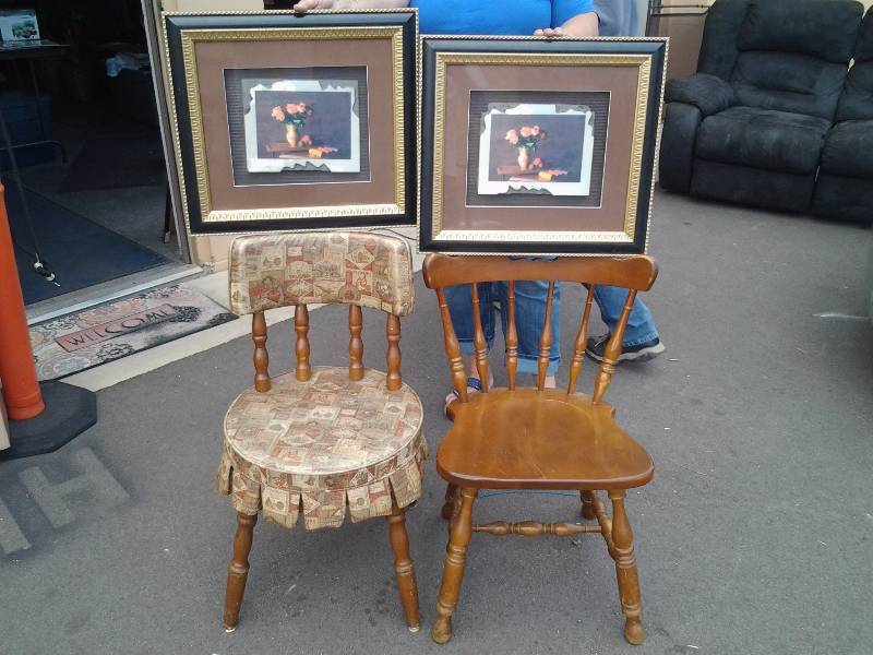 lot 46 image: 2-Chairs & Floral Picture 19x24