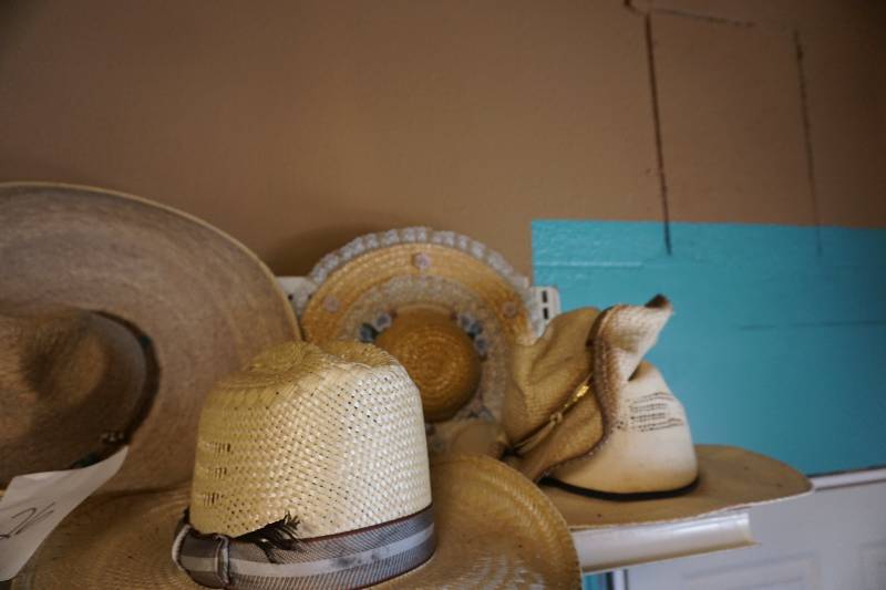 Lot of Straw Hats is Assorted Styles