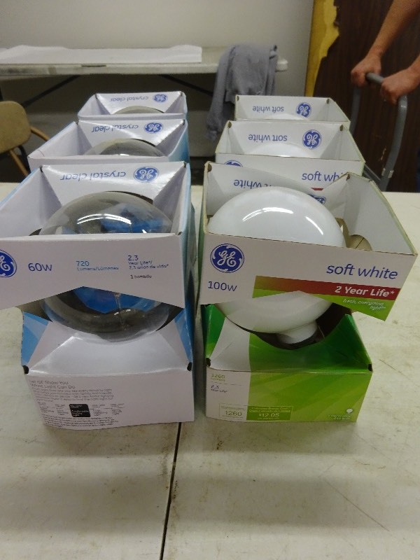 3 100 watt bulbs
