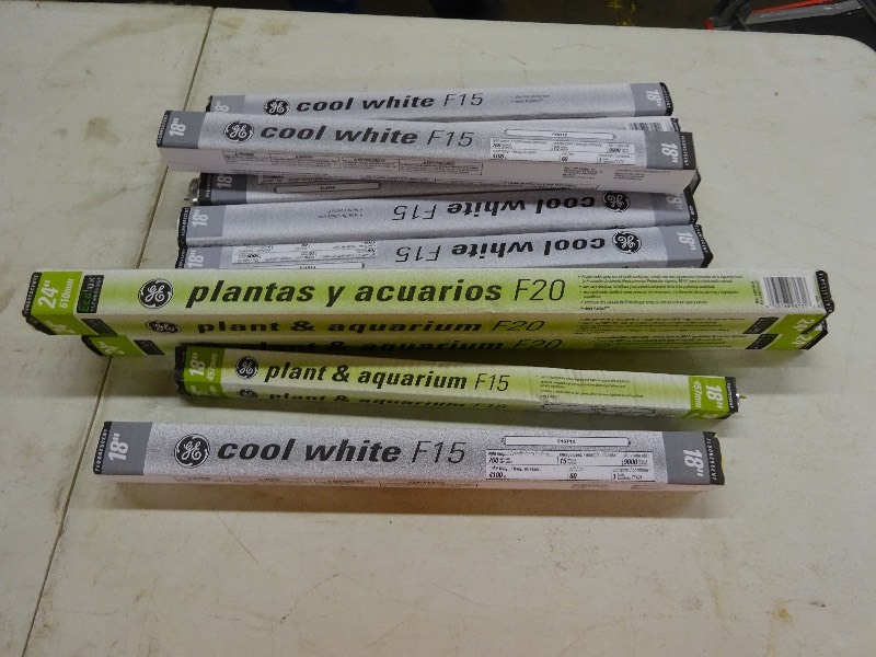 18 F 15, 7 - 18 F15 cool white bulbs